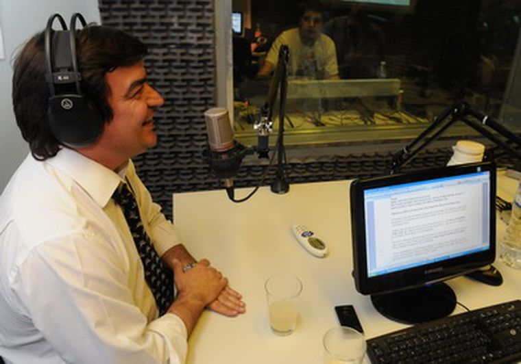 De Marchi en el estudio de MDZ Radio. Foto: Alf Ponce / MDZ