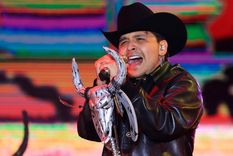 Foto: https://www.unotv.com/entretenimiento/christian-nodal-reviven-video-del-famoso-cantando-en-la-secundaria/