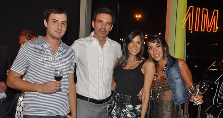 Juan, Ramiro, Sabrina y Luciana, entre los invitados al primer Mini After Work. Foto: Gerardo Gómez/MDZ