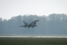 Son aviones Typhoon de la Real Fuerza Aérea británica (RAF) Foto: X @RoyalAirForce