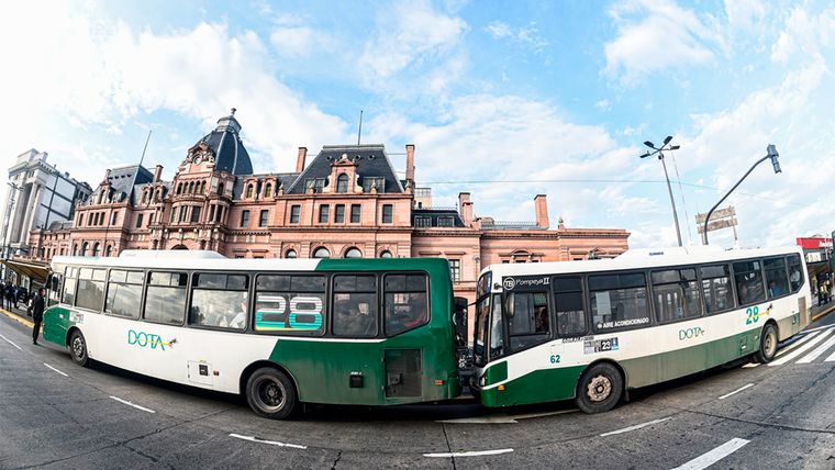 Paro de colectivos 3 6-5.jpg