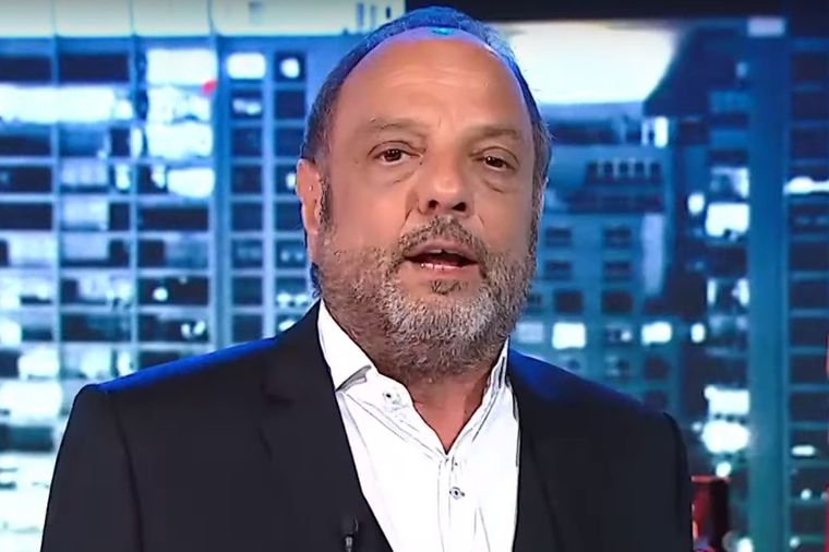 El periodista fue entrevistado en un móvil de Infama. El periodista fue entrevistado en un móvil de Infama.