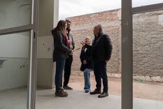 Alfredo Cornejo entregó viviendas del IPV en Luján de Cuyo.