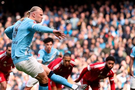 Con un Haaland intratable, Manchester City barrió al Liverpool. Con un Haaland intratable, Manchester City barrió al Liverpool.