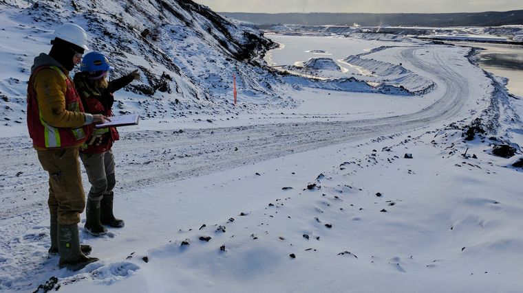 En proyectos a más de 4.000 metros sobre el nivel del mar y en las condiciones climáticas más diversas, el esfuerzo diario de los más de 150 colaboradores han sido el principal motor del crecimiento de la empresa.
