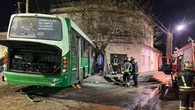 El choque del colectivo se produjo este sábado por la noche.