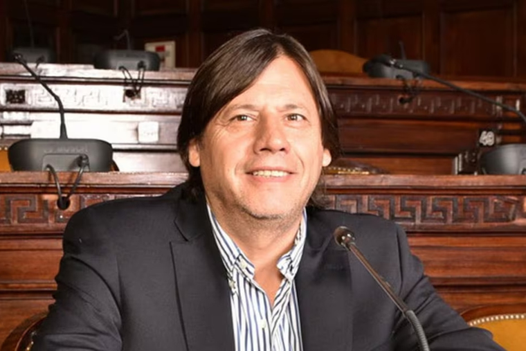 Diaz convivió entre la política y el básquet. Foto: Archivo