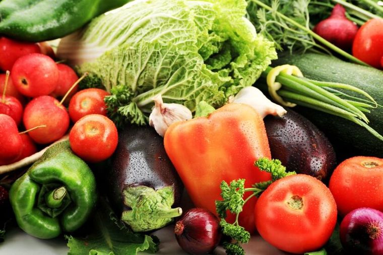 Es importante un buen lavado de las frutas y verduras que consumimos Foto: Shutterstock