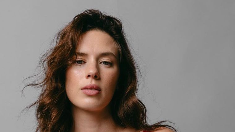 No te pierdas el look de Delfina Chaves en la premiere de Máxima.