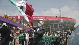 Un aficionado agita una bandera de México previo a la inauguración del Mundial de la FIFA 2026 este jueves. Un aficionado agita una bandera de México previo a la inauguración del Mundial de la FIFA 2026 este jueves.