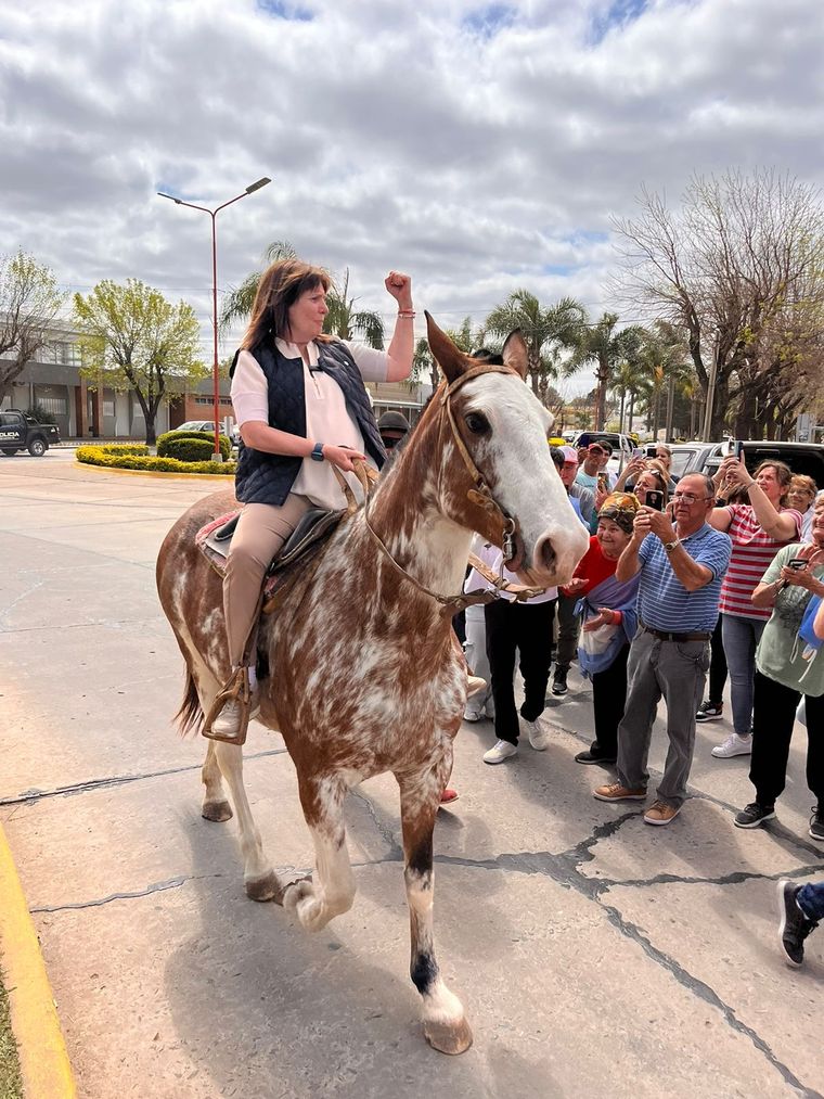 Patricia Bullrich en plena campaña en Santa Fe este fin de semana Foto: Prensa Bullrich