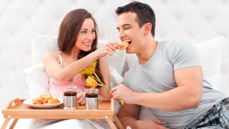 Sorpréndete: miras los beneficios que tiene hacer el amor a primeras horas del día