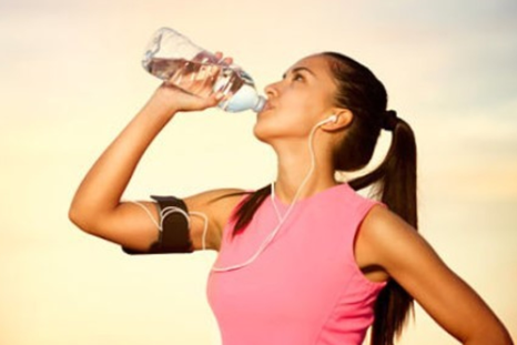 Las posturas sobre si es bueno para el cuerpo entrenar en ayunas conviven en tensión. Foto: Shutterstock