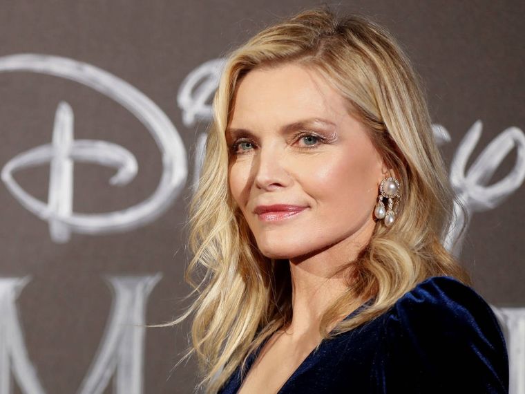 Michelle Pfeiffer se roba todas las miradas a sus 65 años. Foto: Archivo
