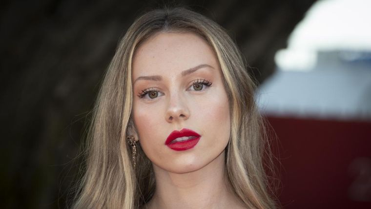 Foto: https://www.20minutos.es/noticia/4966555/0/ester-exposito-arrasa-selfie-mas-natural-sin-maquillaje-con-pecas/