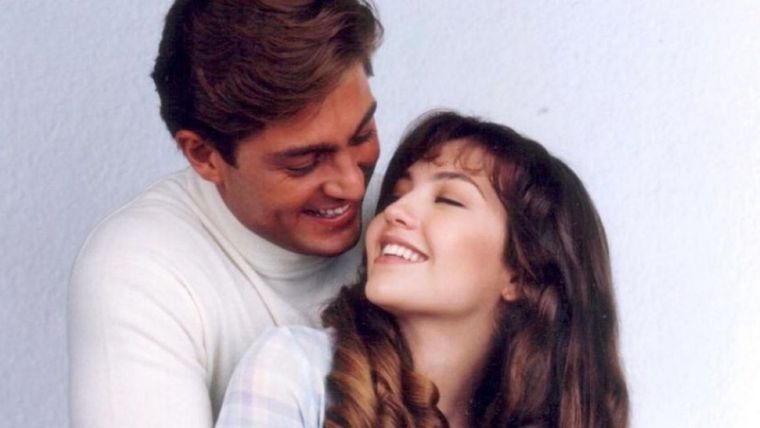 Foto: https://www.mdzol.com/entretenimiento/2022/7/18/asi-fue-la-verdadera-historia-de-amor-entre-thalia-fernando-colunga-259592.html