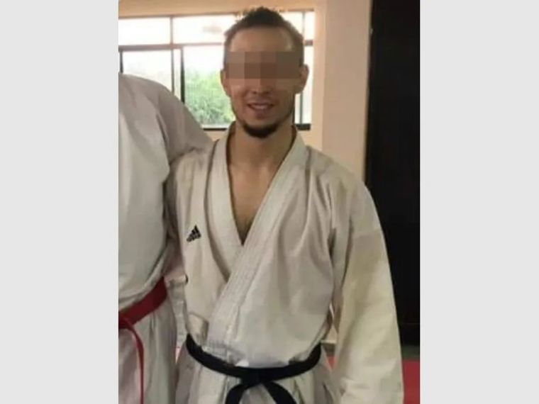 El joven fue denunciado por la familia de una nena