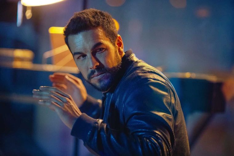 Mario Casas, en particular, muestra una evolución en su papel de Mateo. Foto: Netflix