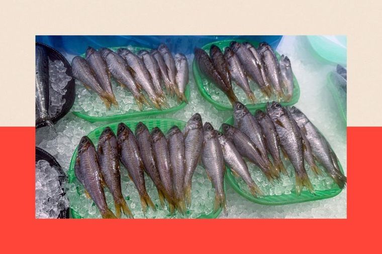 El pescado azul es un alimento rico en ácidos grasos.