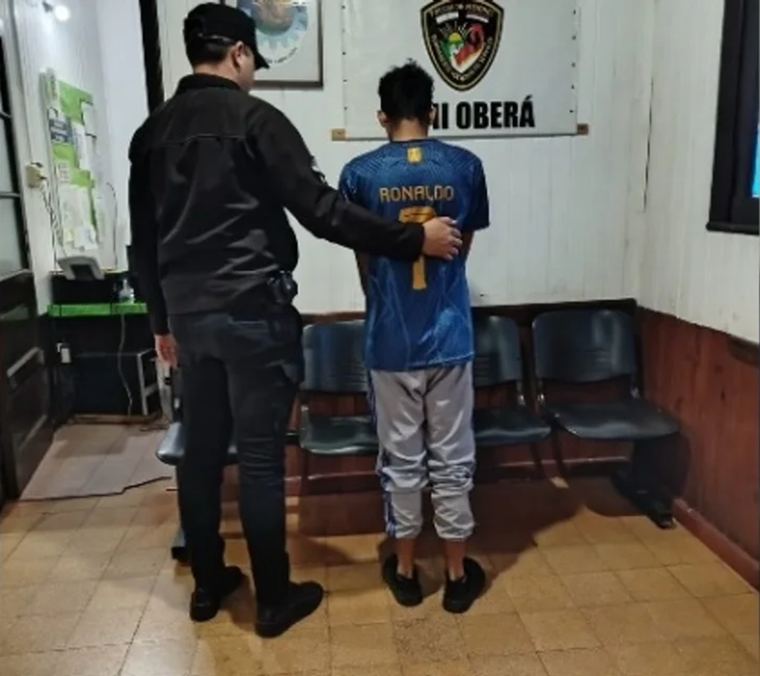 El fugitivo por un homicidio terminó detenido por un robo menor. El fugitivo por un homicidio terminó detenido por un robo menor.