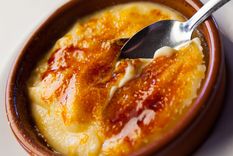 Descubre el auténtico sabor de la crema catalana sin azúcar, un postre sano y deli
