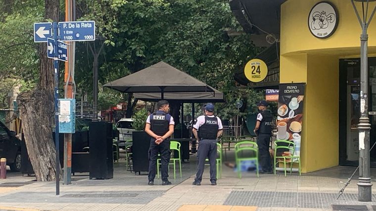 La escena que dejó la muerte del hombre en pleno centro de la Ciudad de Mendoza.