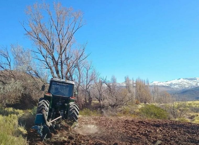 Tractores con tarifa social y visitas a parajes rurales marcan el plan de Malargüe. &nbsp;