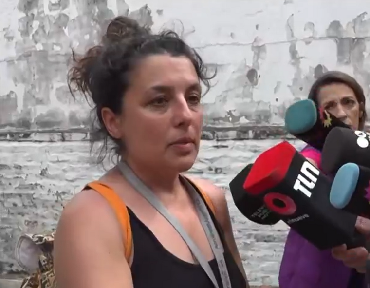 La tía de Angelina dialogó con la prensa.