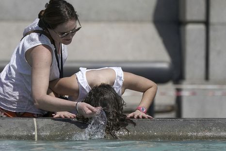 La ola de calor golpea fuerte a Europa. Foto: LATimes La ola de calor golpea fuerte a Europa. Foto: LATimes