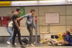 pinas van, pinas vienen: un hincha de boca termino noqueado en el subte tras la final de la libertadores