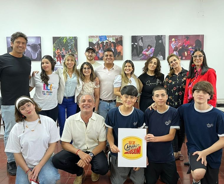 El jurado que se hizo presente en la Escuela José Vicente Zapata de la Ciudad de Mendoza para decidir los ganadores del concurso de cortometrajes.&nbsp;