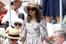 Natalie Portman lució el accesorio fashion más utilizado en Europa, y que más la enloquece. Foto: Getty Images