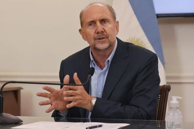 MDZol | Foto: El gobernador santafesino fue insultado por un grupo de manifestantes.