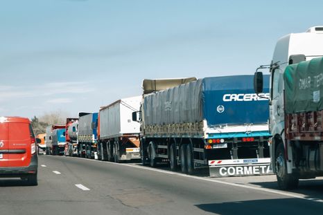 El conflicto con Camioneros generó demoras en la entrega de productos.