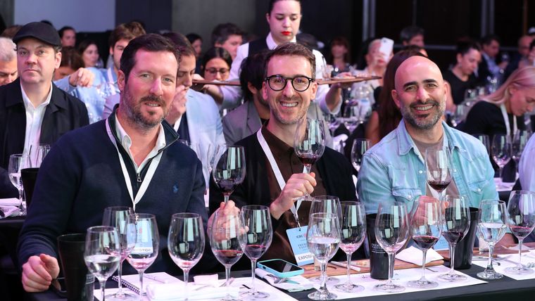 Gerald Gabillet (Cheval Des Andes), Santiago Mayorga (Cadus Wines) y Germán Di Césare (Trivento). Gerald Gabillet (Cheval Des Andes), Santiago Mayorga (Cadus Wines) y Germán Di Césare (Trivento).