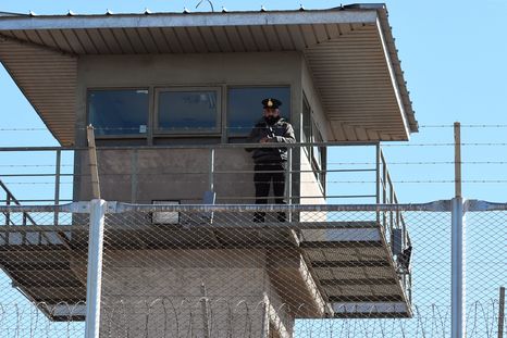 El Gobierno aprobó el pago de una millonaria deuda por la comida para presos