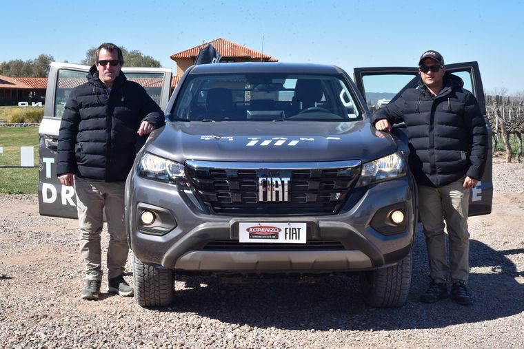Los pilotos Martín Coronel y Federico Kohler: con ellos se salía a hacer test drive por los bellos paisajes lujaninos. Los pilotos Martín Coronel y Federico Kohler: con ellos se salía a hacer test drive por los bellos paisajes lujaninos.
