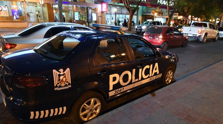 Un móvil de la Policía de Mendoza detuvo a los delincuentes. Foto ilustrativa Foto: ALF PONCE MERCADO / MDZ