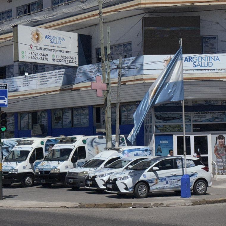 La clínica Argentina Salud operaba como centro de una red delictiva en González Catán. La clínica Argentina Salud operaba como centro de una red delictiva en González Catán.