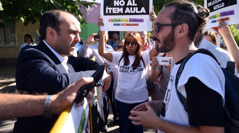 El gremio que conduce Sebastián Henríquez salió al cruce del titular de la DGE y de Suarez. Foto: Pachy Reynoso / MDZ