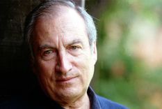 ve la luz un inedito y perdido cuento de tomas eloy martinez