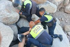 Se sacó una selfie, se le cayó el celular, lo quiso rescatar y quedó atrapada entre dos rocas Foto: Ministerio de Seguridad de Tucumán