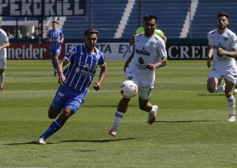 Godoy Cruz y Sarmiento jugaron en el Gambarte. Foto: Godoy Cruz