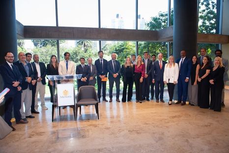 presentaron el libro las nuevas leyes del poder: justicia, medios, inteligencia artificial y redes sociales presentaron el libro las nuevas leyes del poder: justicia, medios, inteligencia artificial y redes sociales