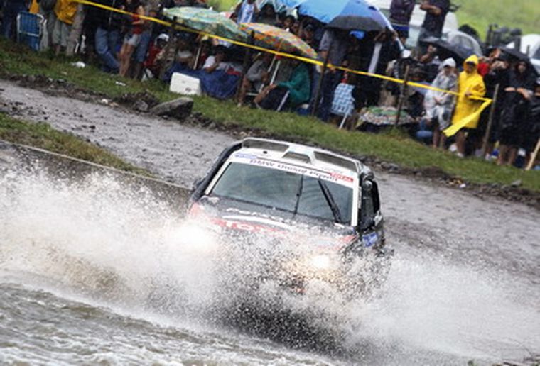 Orly Terranova en la BMW X3. Foto: Pachy Reynoso/MDZ