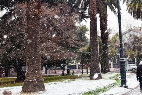 Nevó en Mendoza los primeros días de invierno. Nevó en Mendoza los primeros días de invierno.