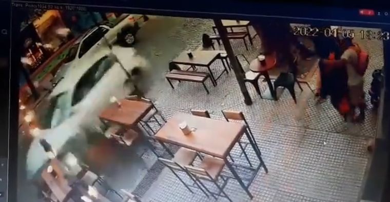 El accidente, afortunadamente, no registró víctimas fatales Foto: Captura de video.