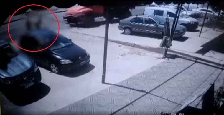 El accidente fue captado por cámaras de seguridad