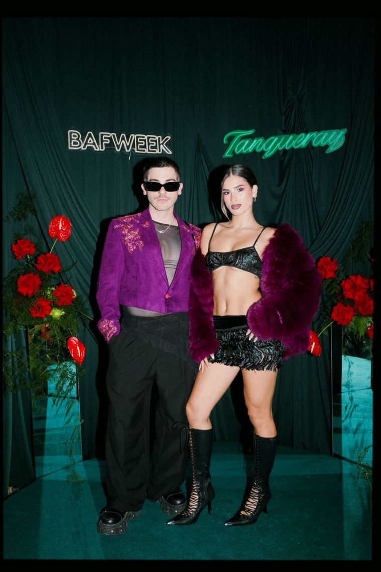 El look viral de Julieta Poggio en el BAFWEEK. El look viral de Julieta Poggio en el BAFWEEK.