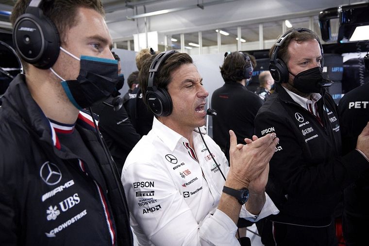 Toto Wolff advierte a la FIA. Foto: @MercedesAMGF1